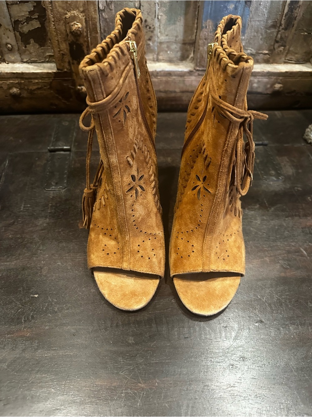 Ivanka Trump Suede Open Toe NWOT Sz 9.5